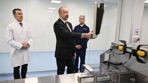 İlham Əliyev dərman istehsalı müəssisəsinin açılışında - FOTO