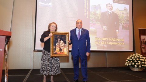 İsa bəy Hacınski haqqında kitab təqdim edildi - FOTO