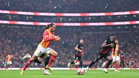 "Qalatasaray" 3 qolla 3 xal qazandı