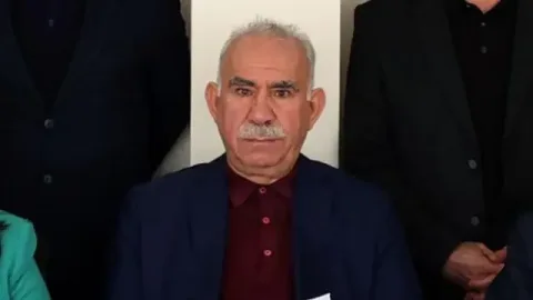 Türkiyə deputatları Öcalanla görüşə getdilər