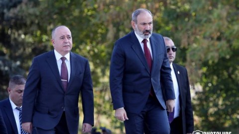 Eks-müdafiə naziri: Paşinyan Amerikanın agenti olub