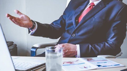 Direktor bəraət alaraq azadlığa çıxdı&nbsp;