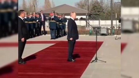 Putin Türk dilində: &ldquo;Salam, əsgər!&rdquo; - VİDEO