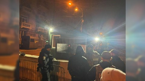 Zelenskinin&nbsp;&ldquo;sağ əli&rdquo;nin evində axtarış APARILIR