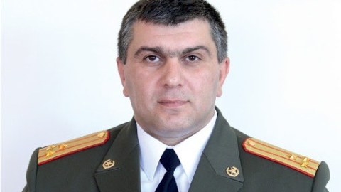 Ermənistanda general axtarışa verildi