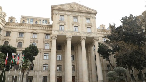 XİN Rumıniyanı Milli Günü münasibətilə təbrik etdi