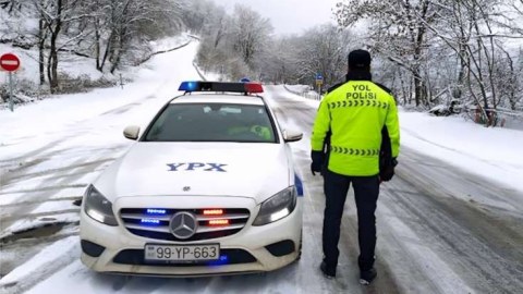 Yol polisi sürücülərə qışa hazırılıqla bağlı çağırış etdi