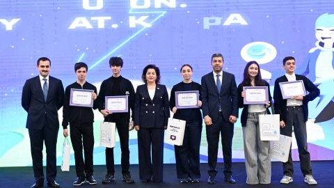 Məktəblilərarası Milli Hakatonun&nbsp;qalibləri mükafatlandırılıb