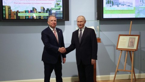 Tramp yaxın adamını Putinlə görüşə göndərdi