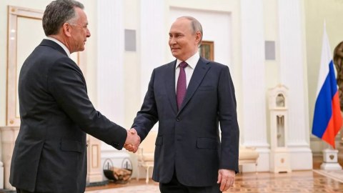 Trampın&nbsp;adamları Putinlə görüşdülər - VİDEO
