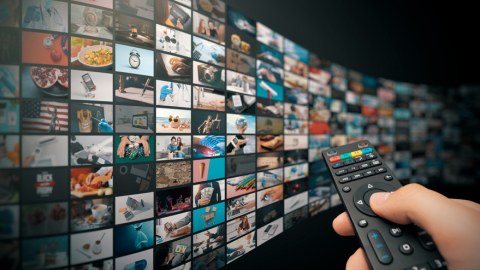 Dil qaydalarının pozulduğu televiziyalar cərimələnir? - RƏSMİ CAVAB