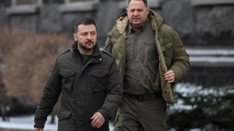Zelenski Yermakı daha iki vəzifəsindən çıxardı