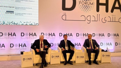 Hikmət Hacıyev Qriqoryanla müzakirə apardı&nbsp;