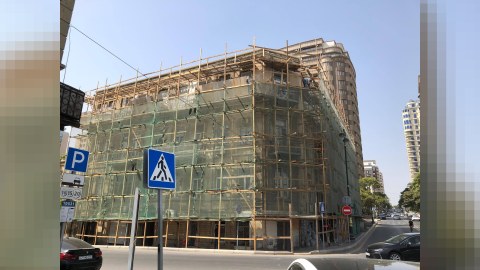 Bakıda&nbsp;tarixi abidəyə zərər vuruldu