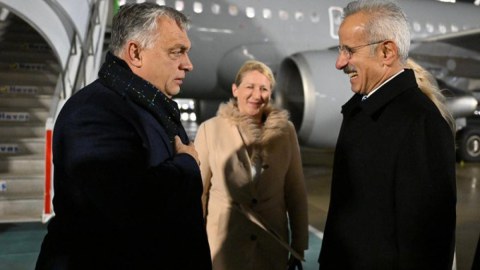 Orban Türkiyədə səfərdədir