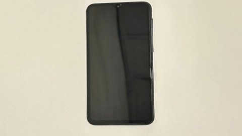Ana həbsdə olan oğluna telefon keçirmək istədi