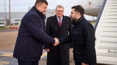 Zelenski Britaniyaya getdi - GÖRÜNTÜ