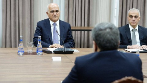 Şahin Mustafayev Əraqçi ilə nələri müzakirə etdi?