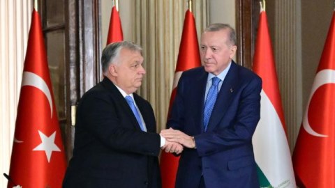 Ərdoğan Orbanla 16 saziş imzaladı