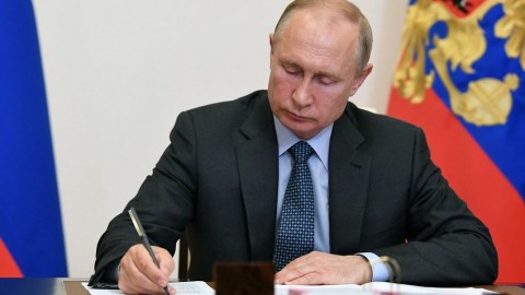 Putin ehtiyatda olan hərbçilərləri təlimə çağırdı - Sənəddə məxfilik var