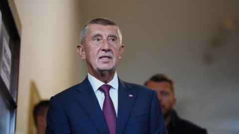 Milyarder Baş naziri təyin edildi
