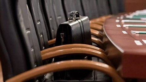Azərbaycanda deputatın mandatına xitam verilir