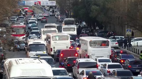 Paytaxtın əsas yollarında TIXAC var