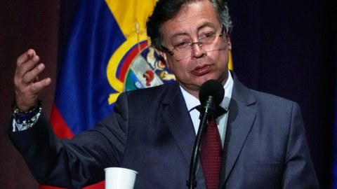 Trump threatens Colombian President