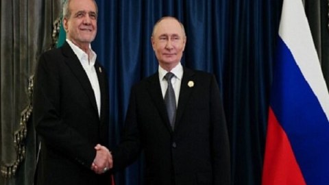 Pezeşkian Putinlə görüşdü