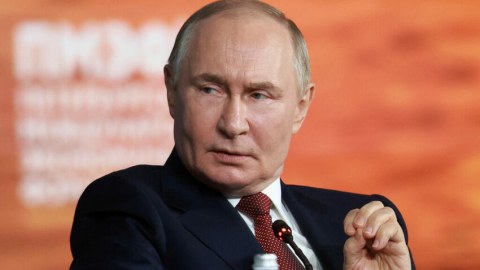 Rusiyalılar&nbsp;Putinə 1 milyon sual göndəriblər