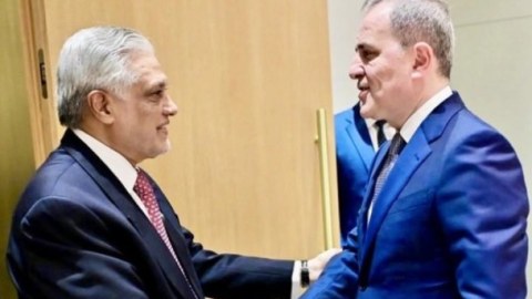 Azərbaycan və Pakistan XİN rəhbərləri regional məsələləri müzakirə etdilər