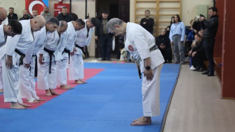 Dünya şöhrətli ustad Bakıda: Azərbaycan karate rəhbərliyi mükafatlandırıldı