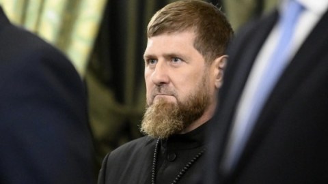 Kadırov vəzifədə qalmağa çalışır