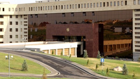 Ermənistan Müdafiə Nazirliyinin əməkdaşı qəzada ölüb
