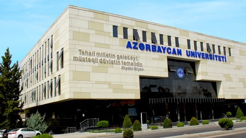 Bakıda tələbə universitetdə yıxılaraq xəsarət aldı