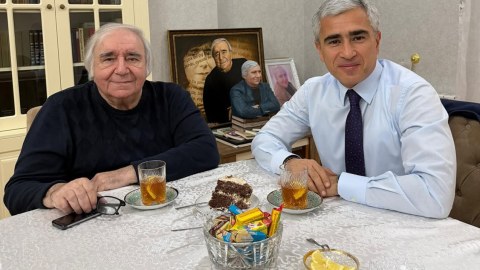 Anar Ələkbərov Ramiz Rövşəni evində ziyarət etdi