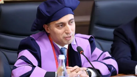 "Alim" adını yalançı alimlərdən qorumaq lazımdır - Emin Əmrullayev