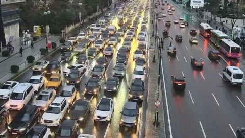 Yollarda tıxac var - SİYAHI
