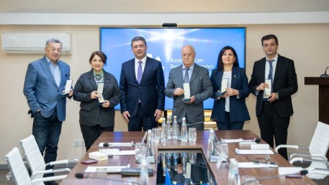 Onlara milli mətbuatın&nbsp;yubiley medalı verildi - FOTO