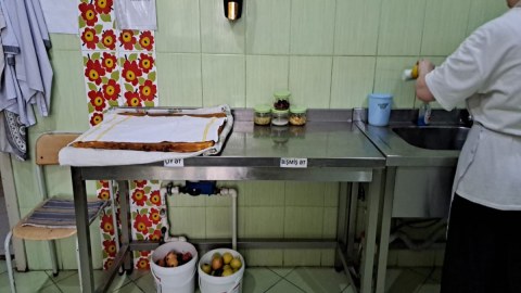 32 saylı bağçada uşaqlara iylənmiş ətdən yemək bişirilirmiş? - Rəsmi cavab