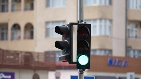 Bakıda ilk dəfə "ağıllı svetoforlar" quraşdırıldı