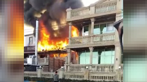 Sumqayıtda hotel yanır