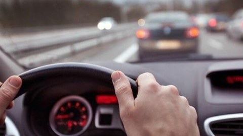 Narkotikin təsiri altında maşın sürən şəxs tutuldu