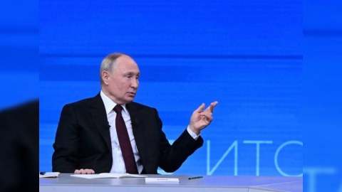 Putin rusların suallarını canlı yayımla cavablandırır