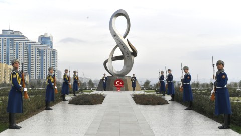 Türkiyənin vitse-prezidenti Zəfər parkını ziyarət etdi