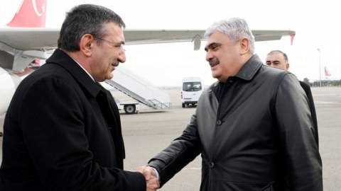 Cevdet Yılmaz Azərbaycana gəldi