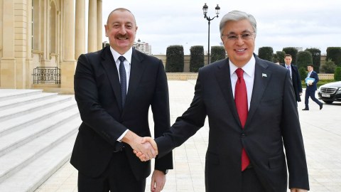 Tokayev İlham Əliyevi təbrik etdi