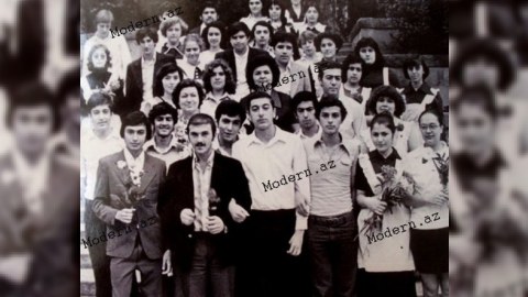Bir şəklin tarixçəsi: İlham Əliyev SİNİF YOLDAŞLARI İLƏ...