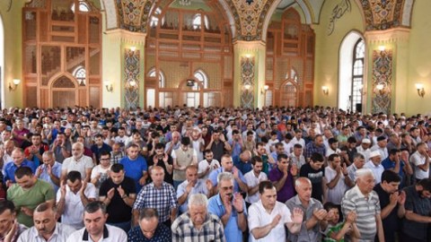 Heydər Məscidində vəhdət namazı qılındı