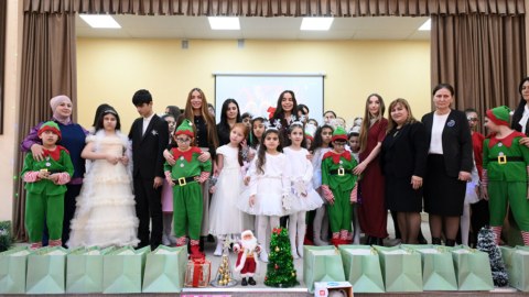 Prezidentin qızları və gəlini 5 nömrəli internat məktəbində - FOTOLAR
